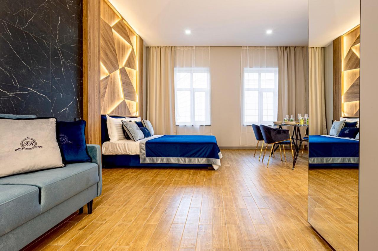 Central Family Boutique Apartments 2 Lviv Exterior photo
