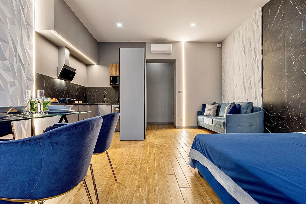 Central Family Boutique Apartments 2 Lviv Exterior photo